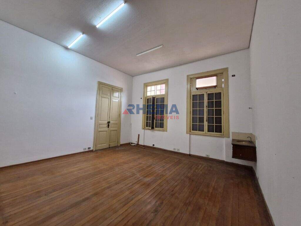 Sala à venda no Centro: 