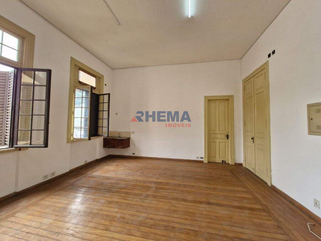Sala à venda no Centro: 