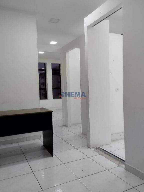 Sala à venda no Embaré: 