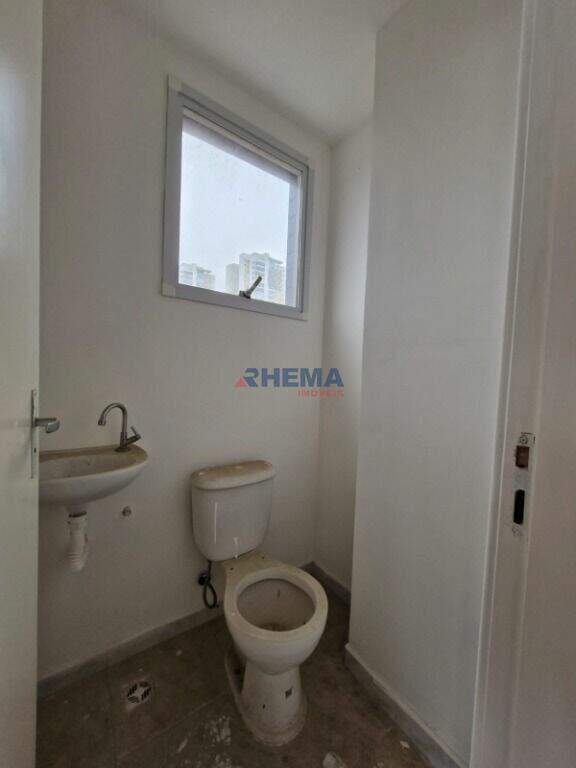 Sala à venda no Ponta da Praia: 