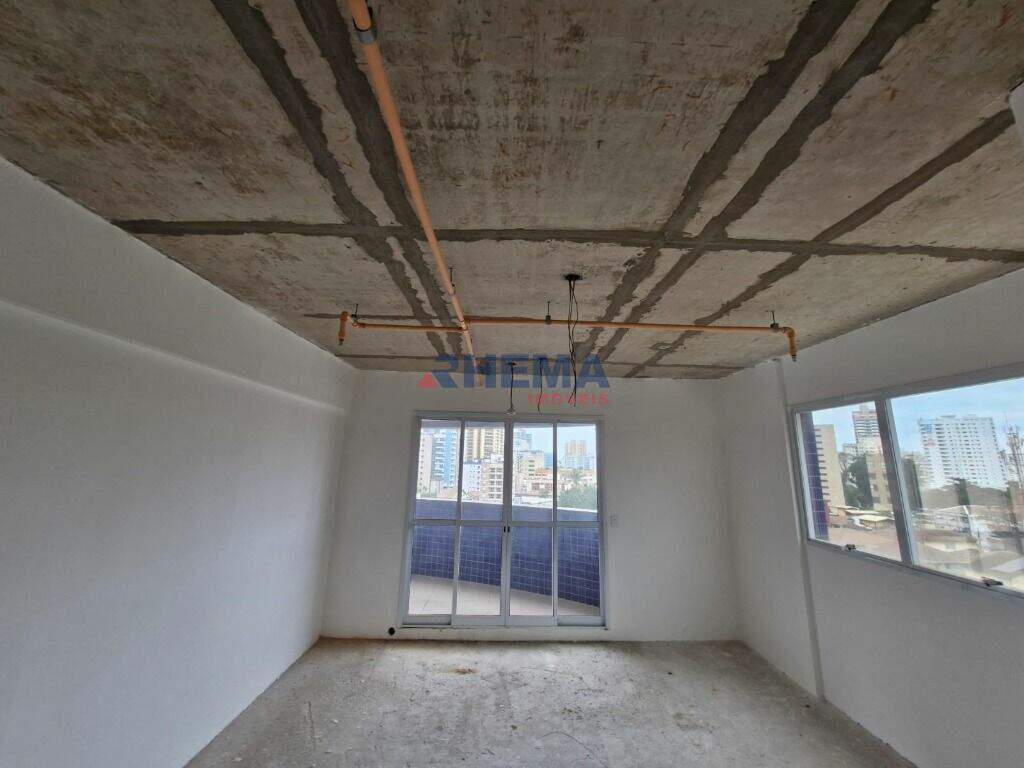 Sala à venda no Ponta da Praia: 