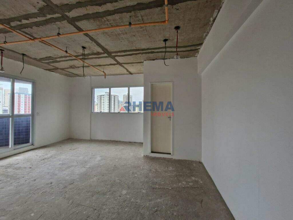 Sala à venda no Ponta da Praia: 