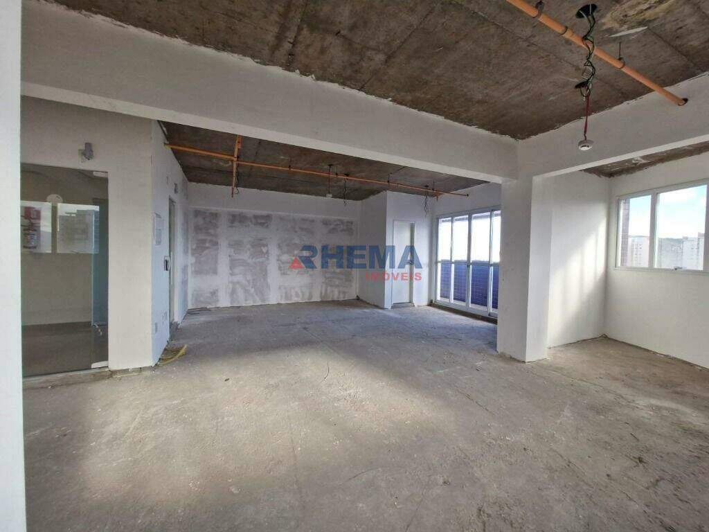 Sala à venda no Ponta da Praia: 