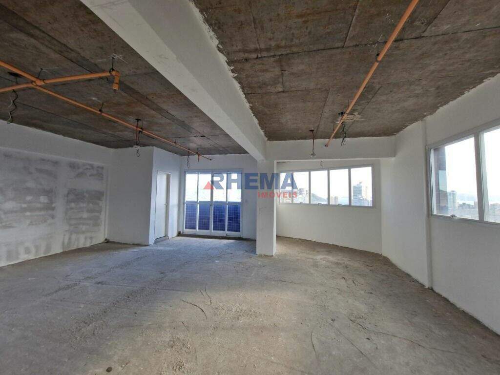 Sala à venda no Ponta da Praia: 
