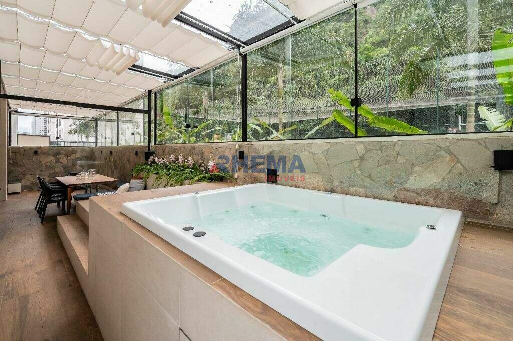 Apartamento Garden à venda no Marapé: 