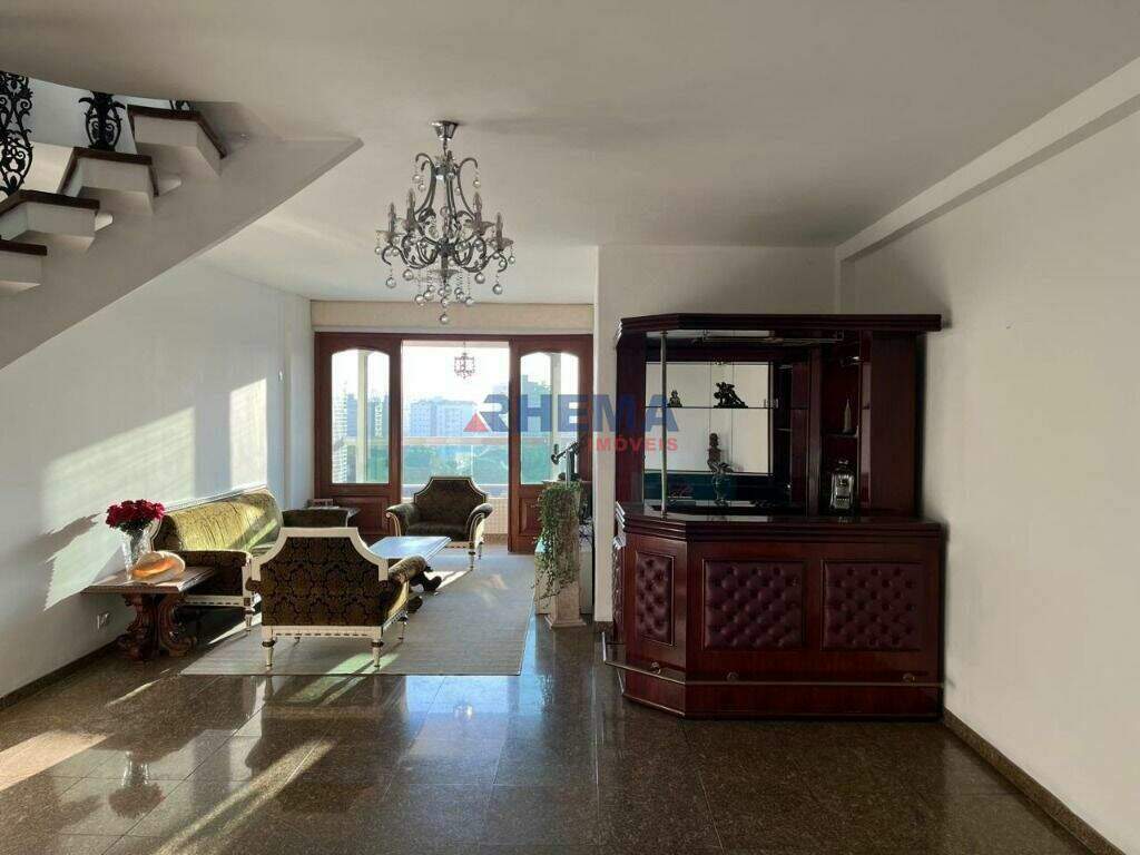 Cobertura à venda no Ponta da Praia: 