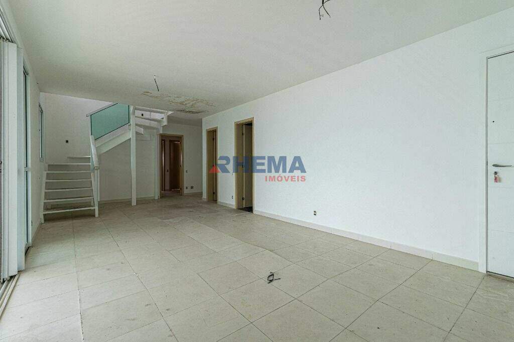Cobertura à venda no José Menino: 