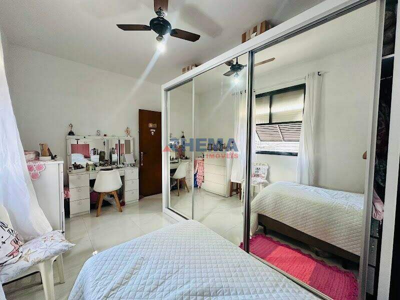 Apartamento à venda no Embaré: 