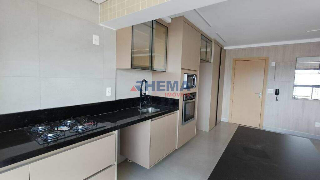 Apartamento à venda no Ponta da Praia: 