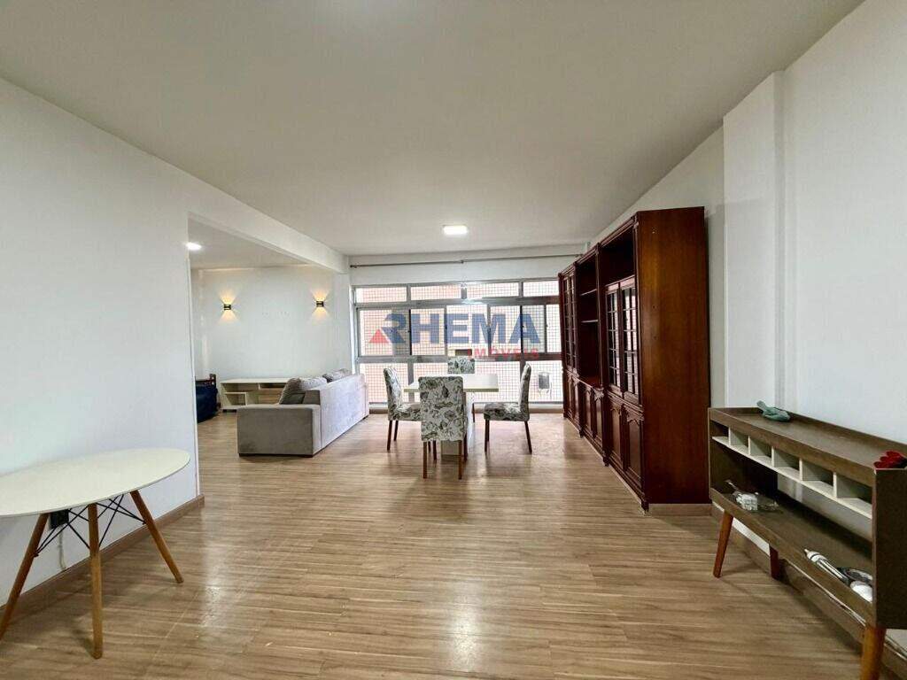 Apartamento à venda no Ponta da Praia: 