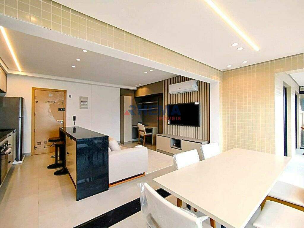 Apartamento à venda no Ponta da Praia: 