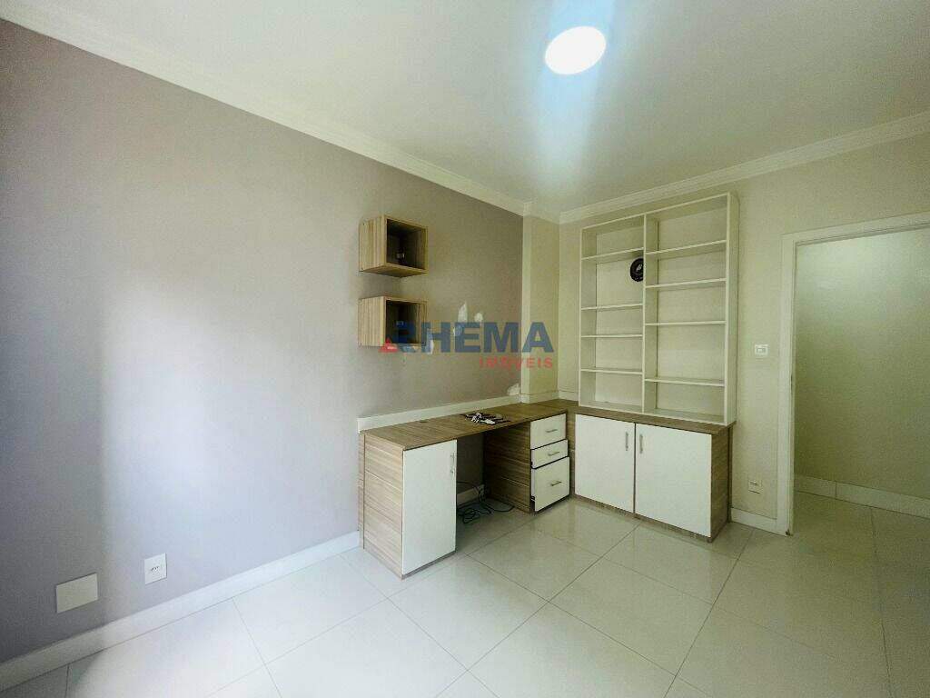Apartamento à venda no Ponta da Praia: 