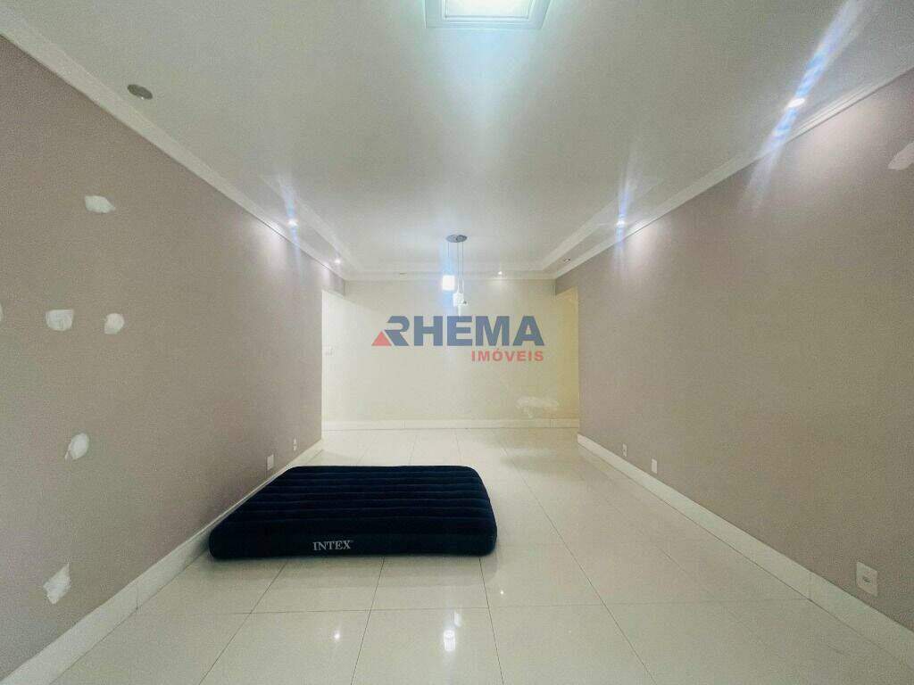 Apartamento à venda no Ponta da Praia: 