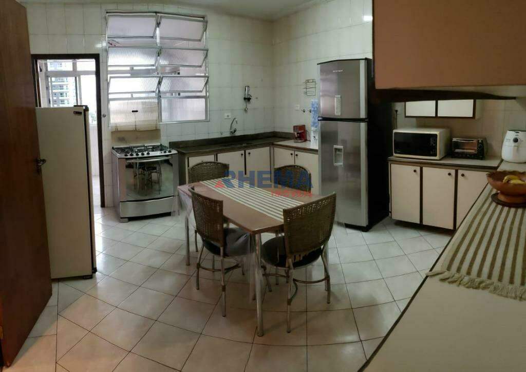 Apartamento à venda no Ponta da Praia: 
