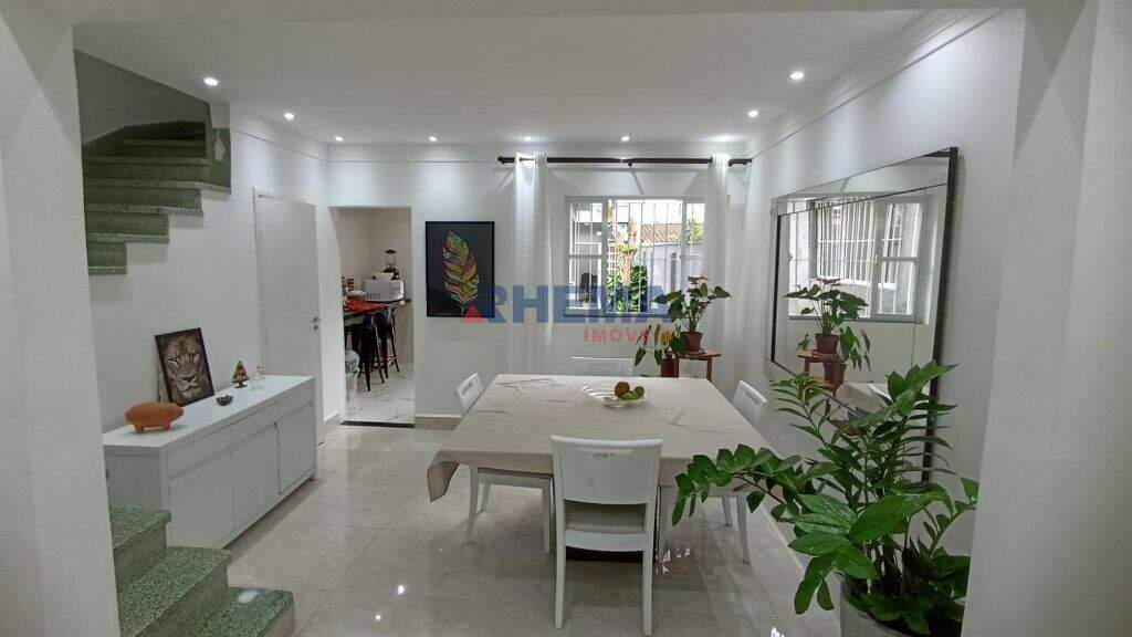 Casa à venda no Embaré: 