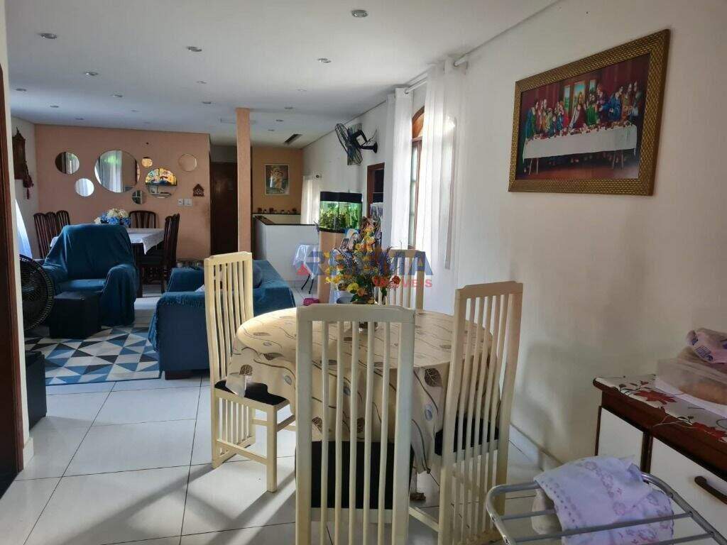 Sobrado à venda no Estuário: 
