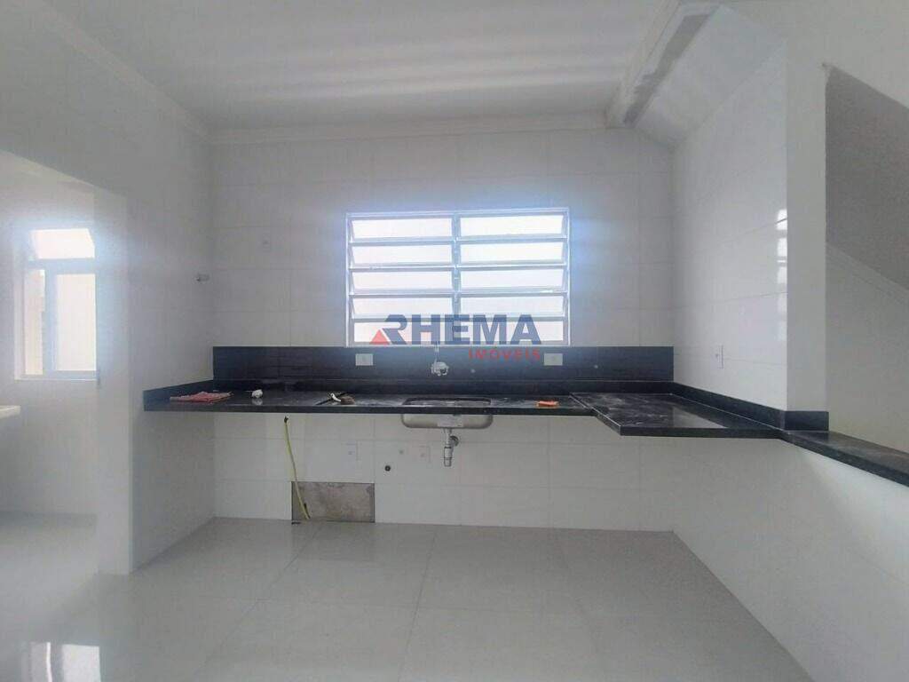 Sobrado à venda no Embaré: 