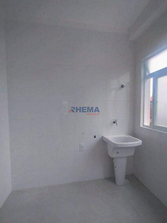 Sobrado à venda no Embaré: 