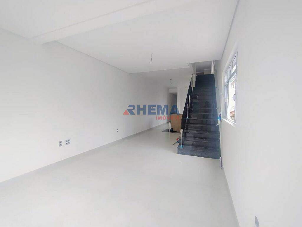 Sobrado à venda no Embaré: 