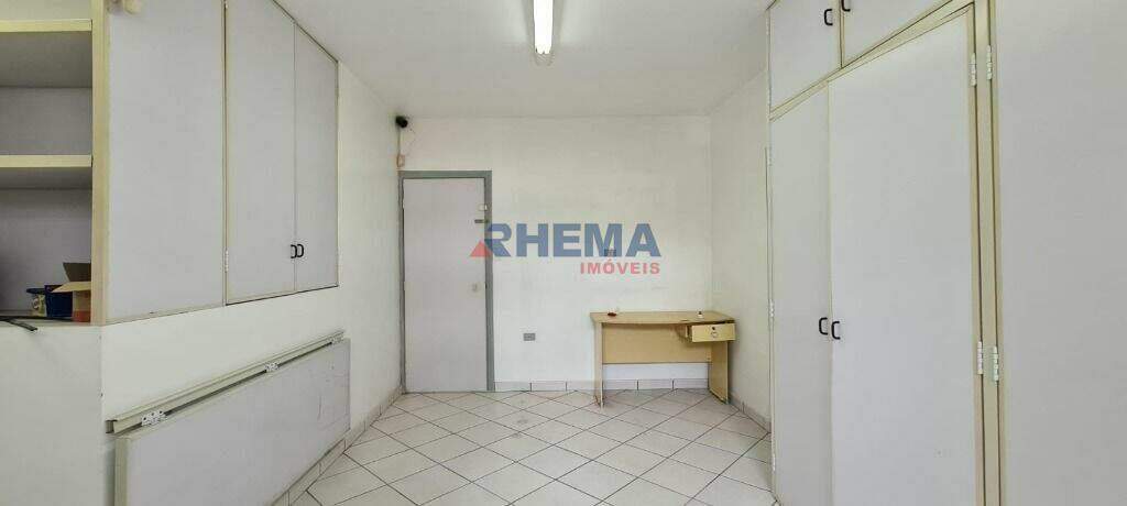 Prédio à venda no Embaré: 