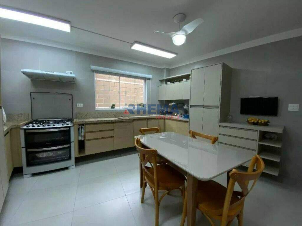 Sobrado à venda no Aparecida: 