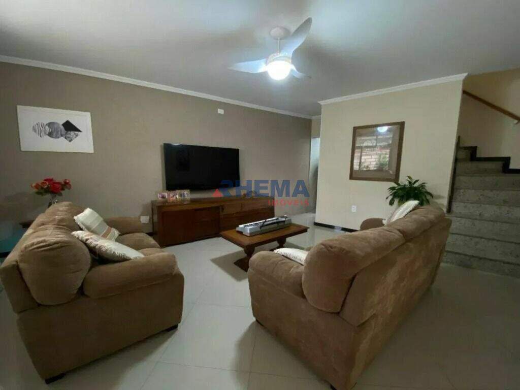Sobrado à venda no Aparecida: 