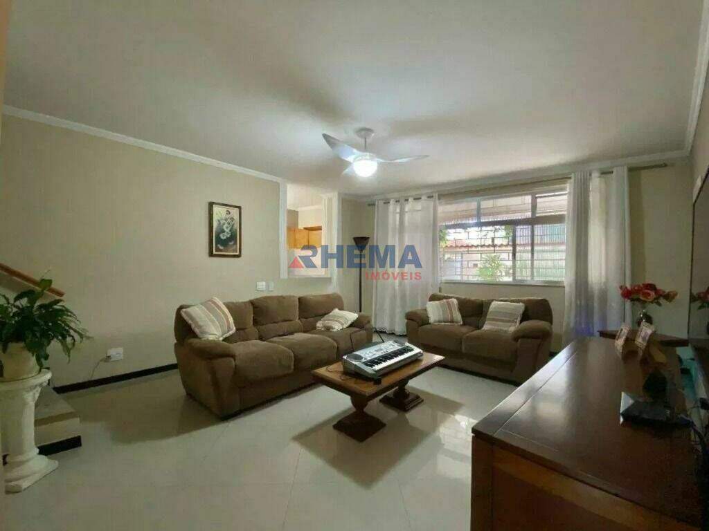 Sobrado à venda no Aparecida: 