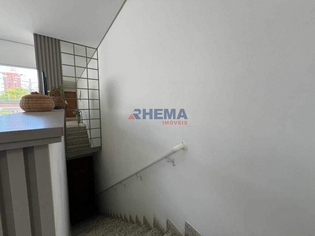 Sobrado à venda no Embaré: 