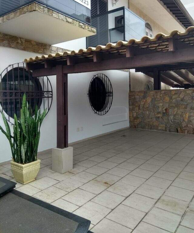 Sobrado à venda no Ponta da Praia: 