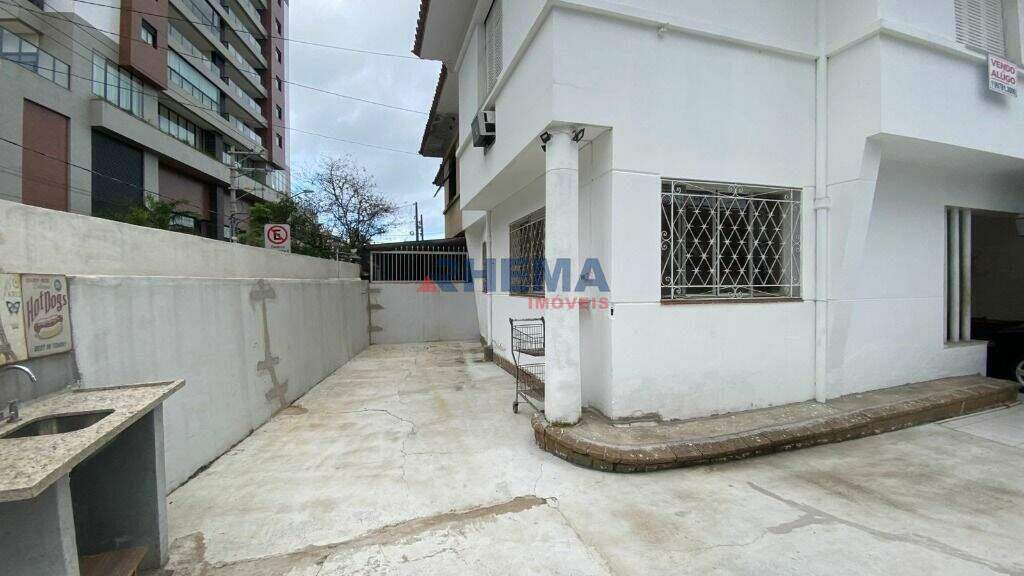 Sobrado à venda no Aparecida: 