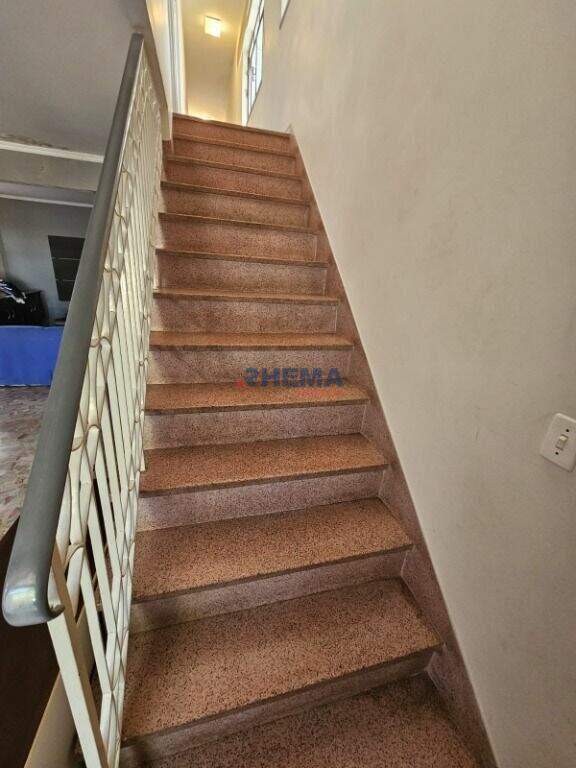 Sobrado à venda no Embaré: 