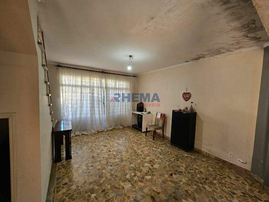 Sobrado à venda no Embaré: 