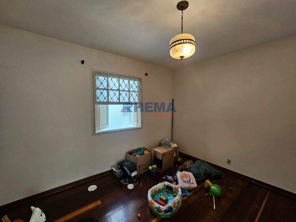 Sobrado à venda no Embaré: 