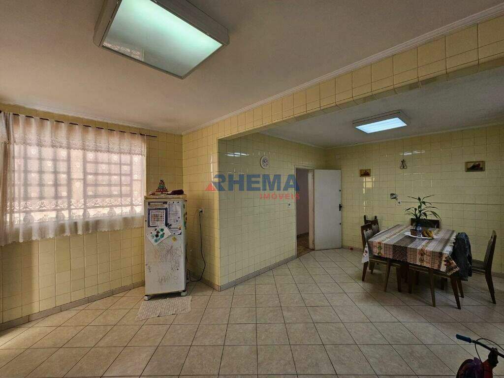 Sobrado à venda no Embaré: 