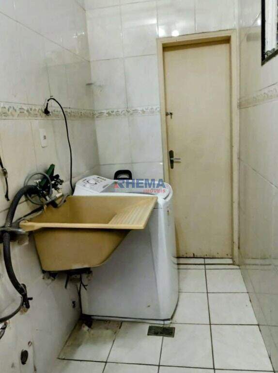 Sobrado à venda no Embaré: 