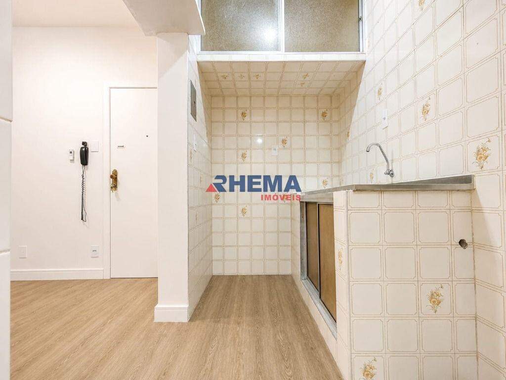 Kitnet à venda no Embaré: 