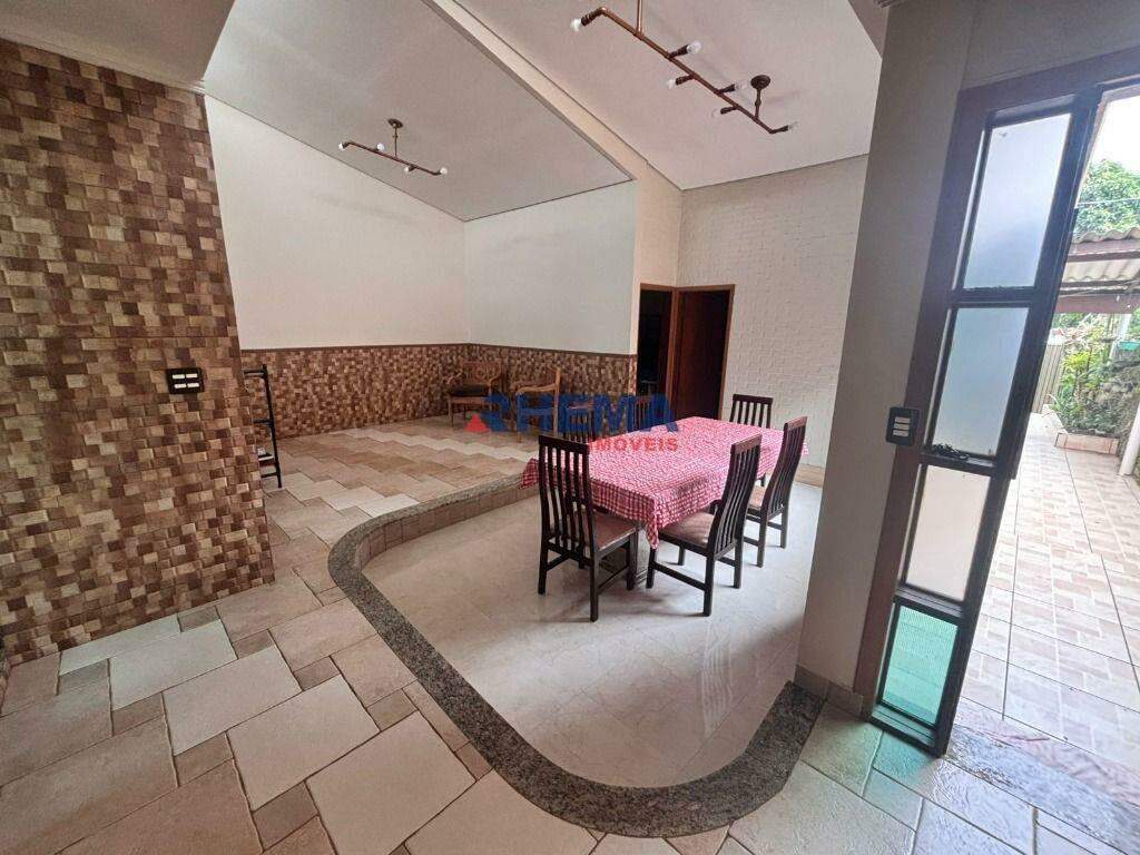 Casa à venda no Parque Bitaru: 