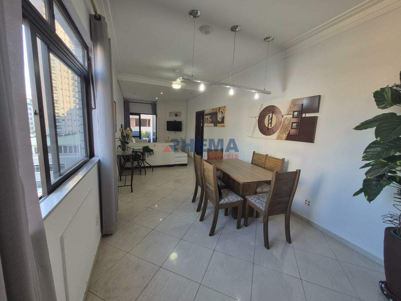Apartamento à venda no Embaré: 
