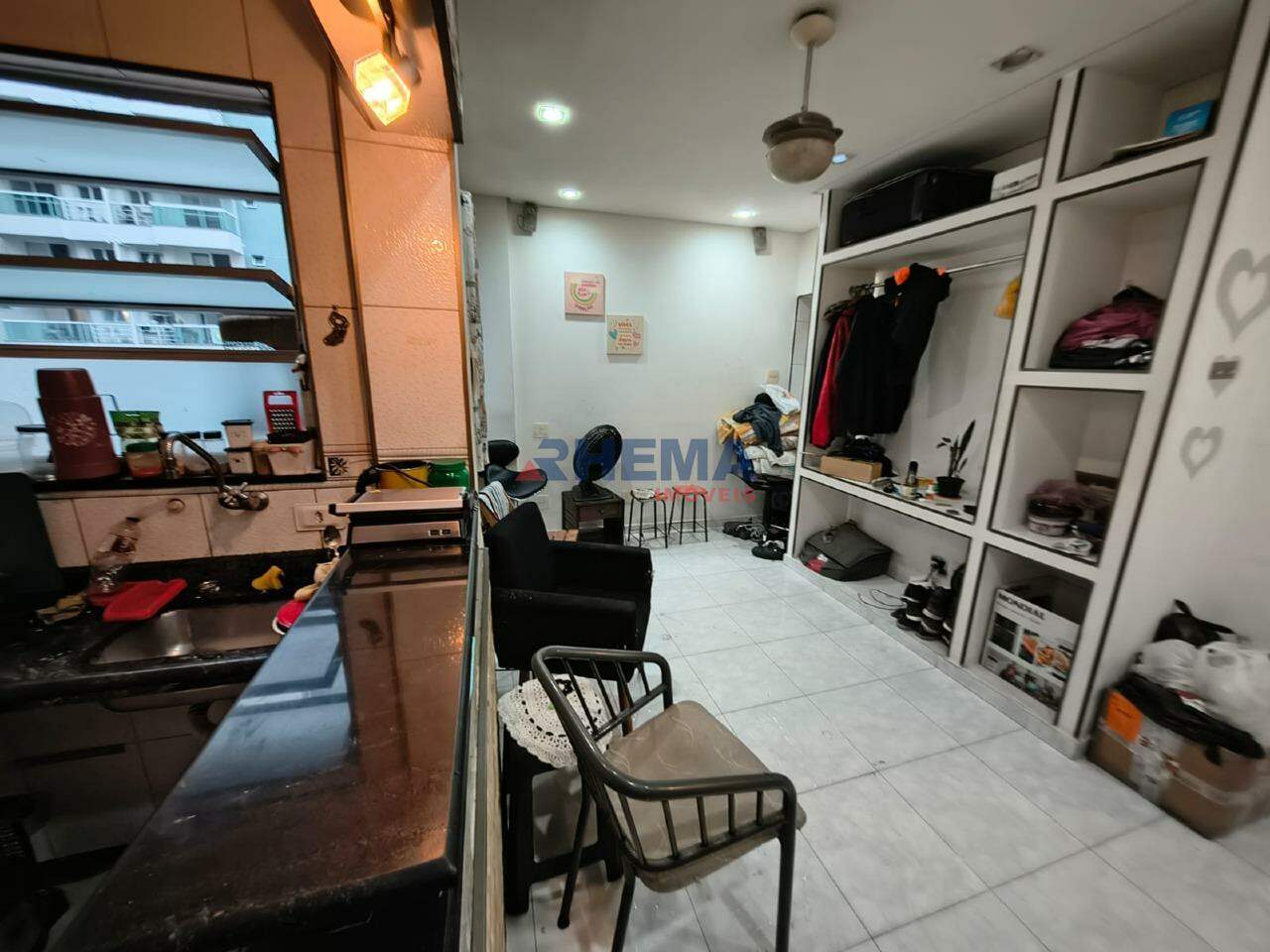 Kitnet à venda no Embaré: 