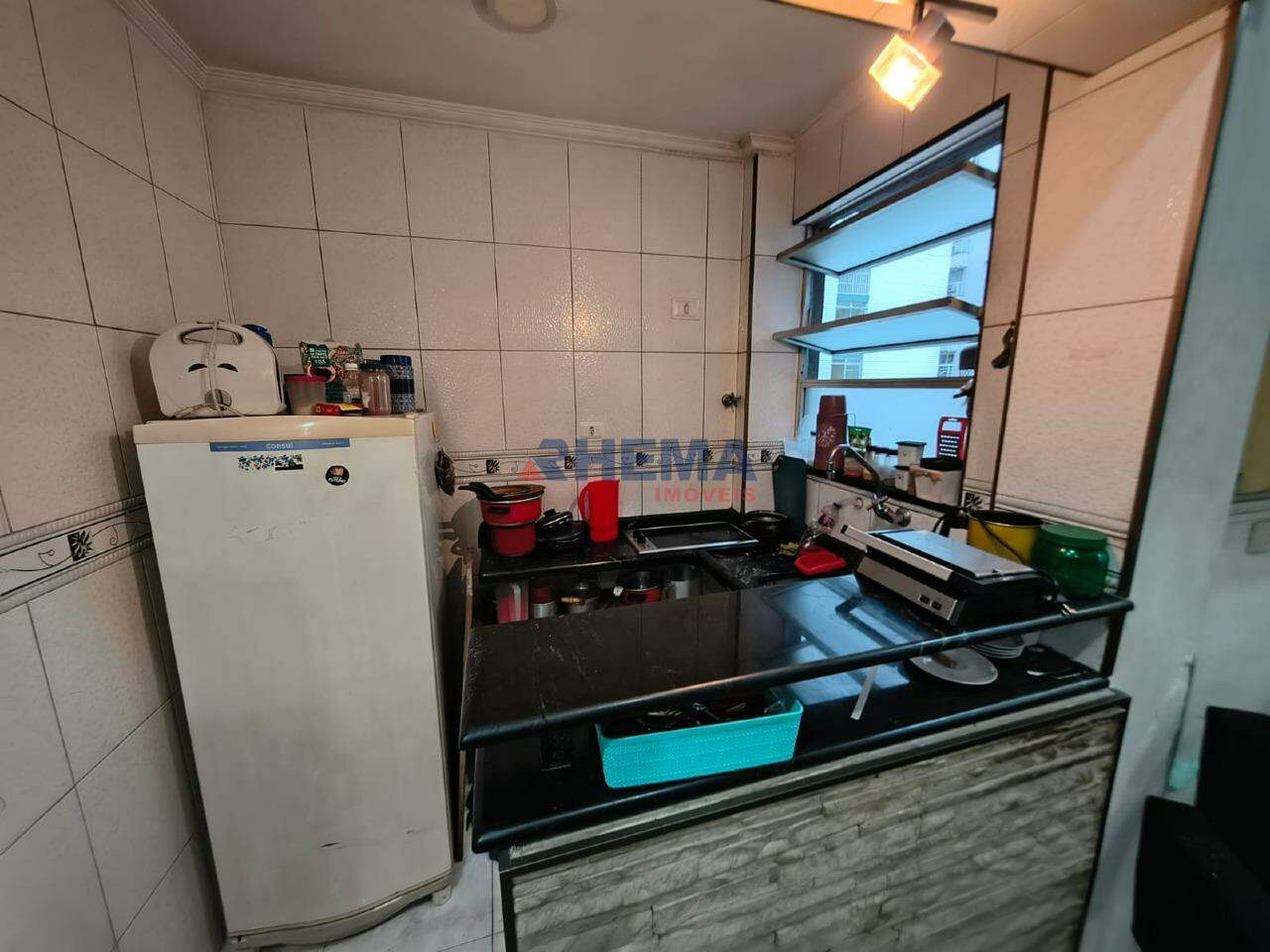 Kitnet à venda no Embaré: 