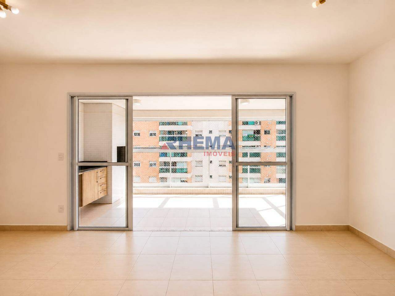 Apartamento à venda no Ponta da Praia: 