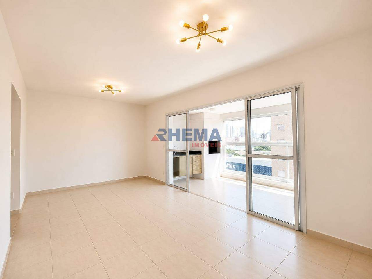 Apartamento à venda no Ponta da Praia: 