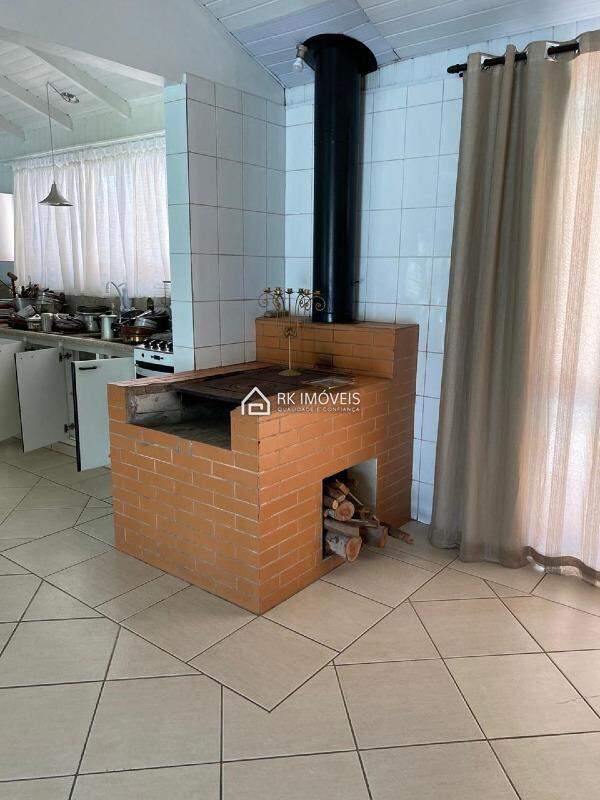 Casa en venta, 4 habitaciones, 2 suites, 10 plazas de garaje, Vargem Grande - Florianópolis/SC - 17