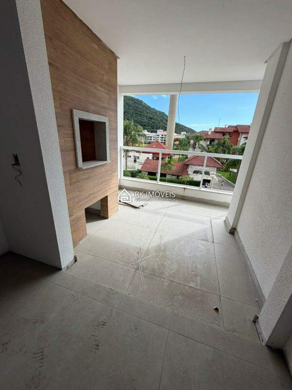 Apartamento à venda no Ingleses do Rio Vermelho: 
