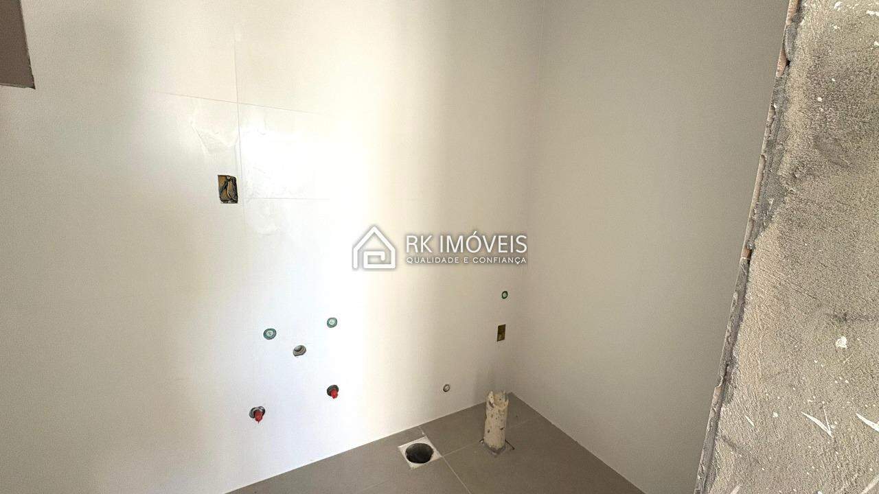 Apartamento à venda no Ingleses do Rio Vermelho: 