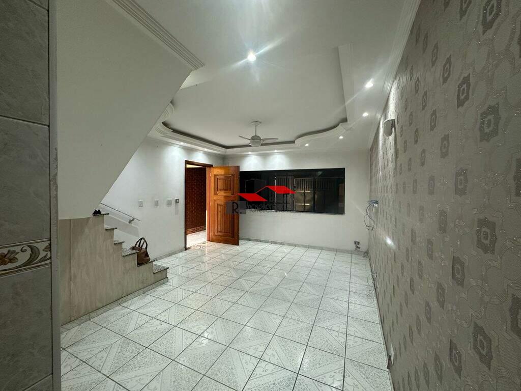 Casa para aluguel no Jardim Maia: 