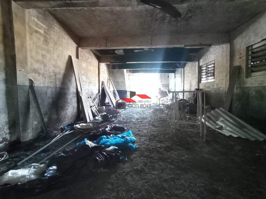 Galpão à venda no Jardim Presidente Dutra: 