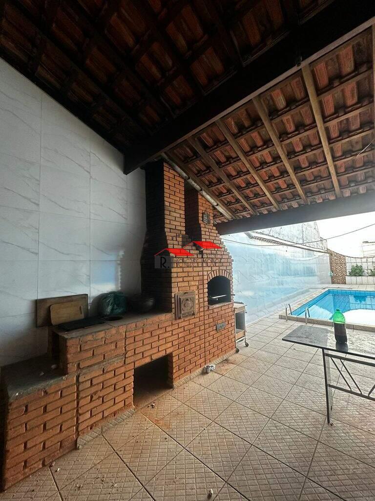Casa à venda no Jardim Itaquá: 