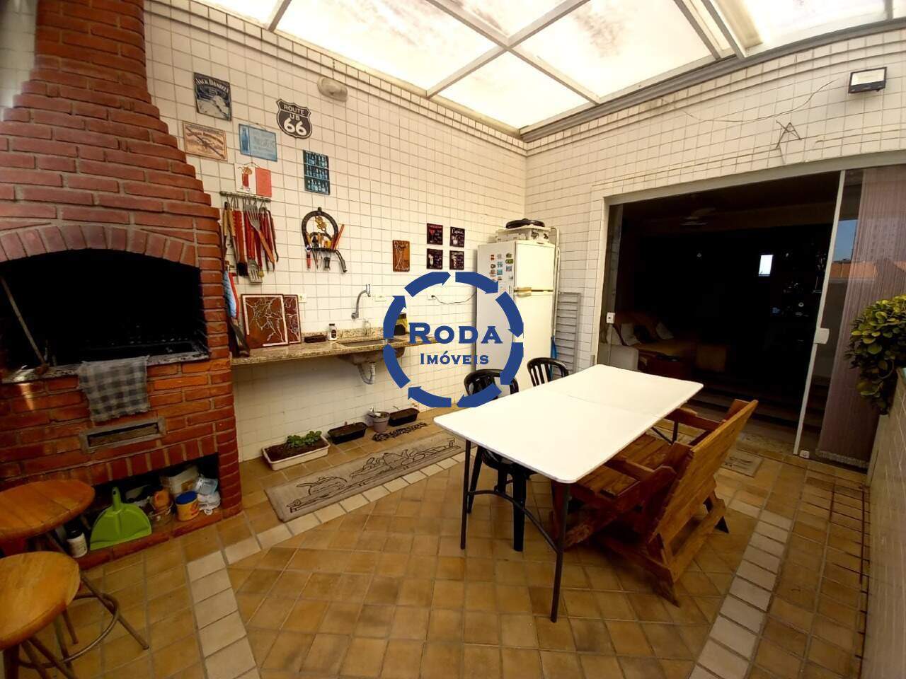 Sobrado de Condomínio à venda no Embaré: 