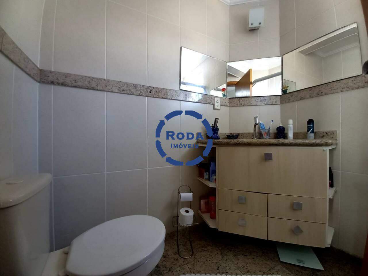 Sobrado de Condomínio à venda no Embaré: 